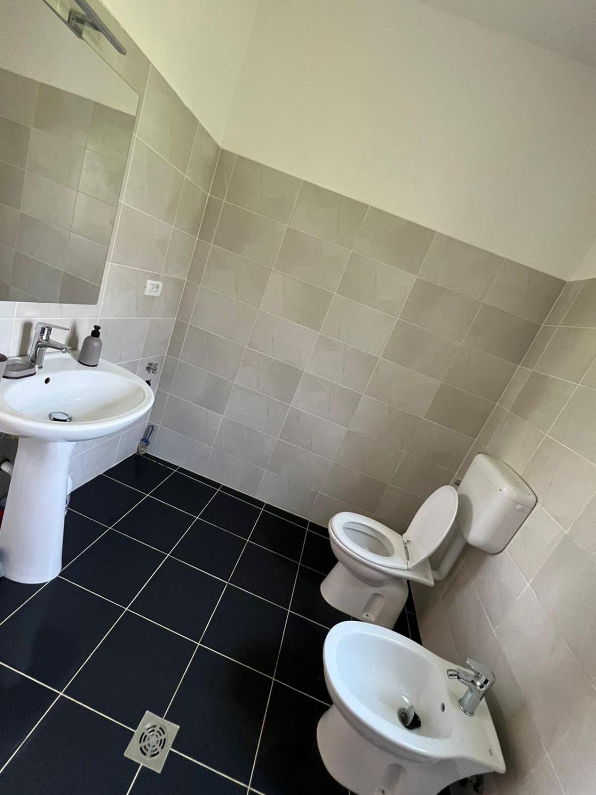 Miqt Guest House Shkodër エクステリア 写真